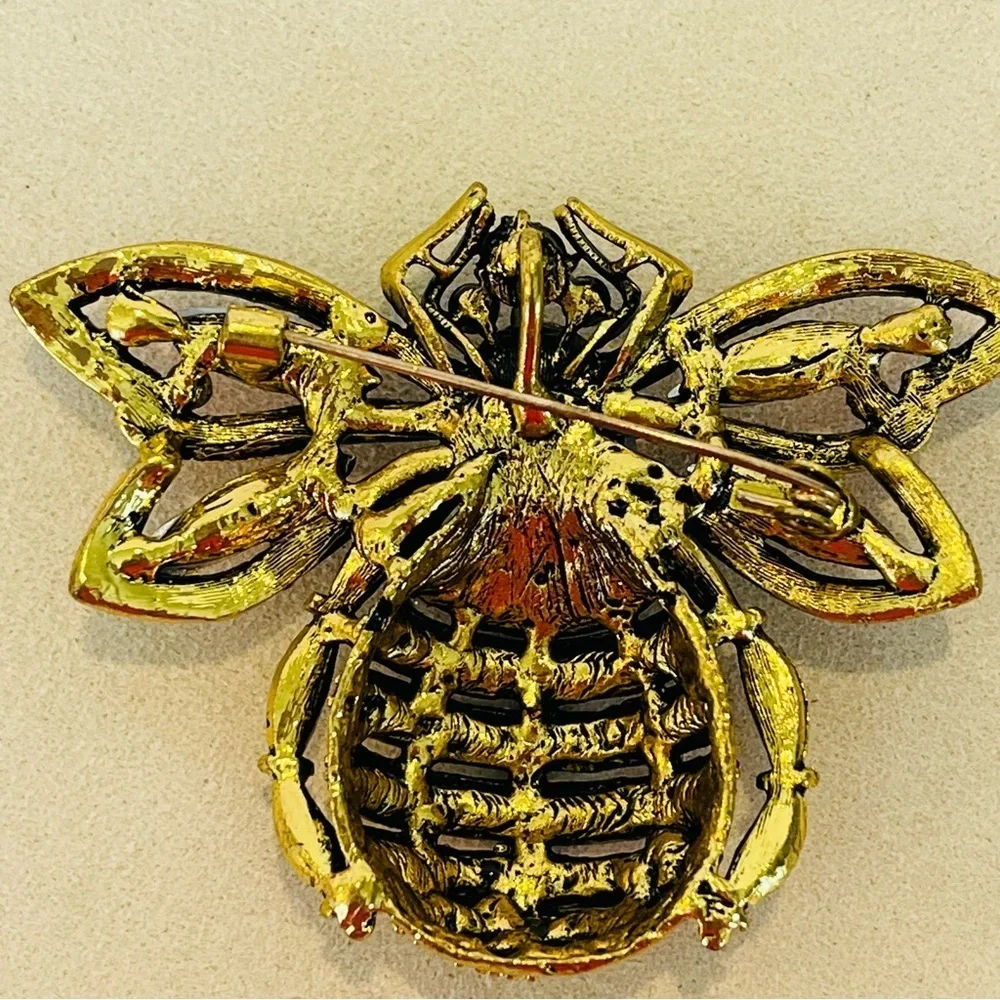 Vintage Gold Tone Orange and Pink Crystal Bee Brooch